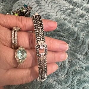 NWOT LIA SOPHIA SILVER TONE STRETCH BRACELET
